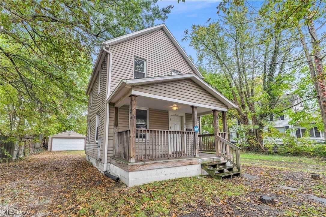 1325 Curtis St - Photo 2 of 22