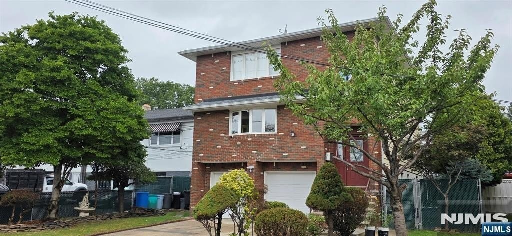 95 Stefanic Ave - Photo 2 of 20