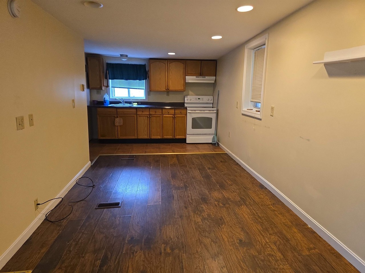 107 Maple St - Photo 2 of 8