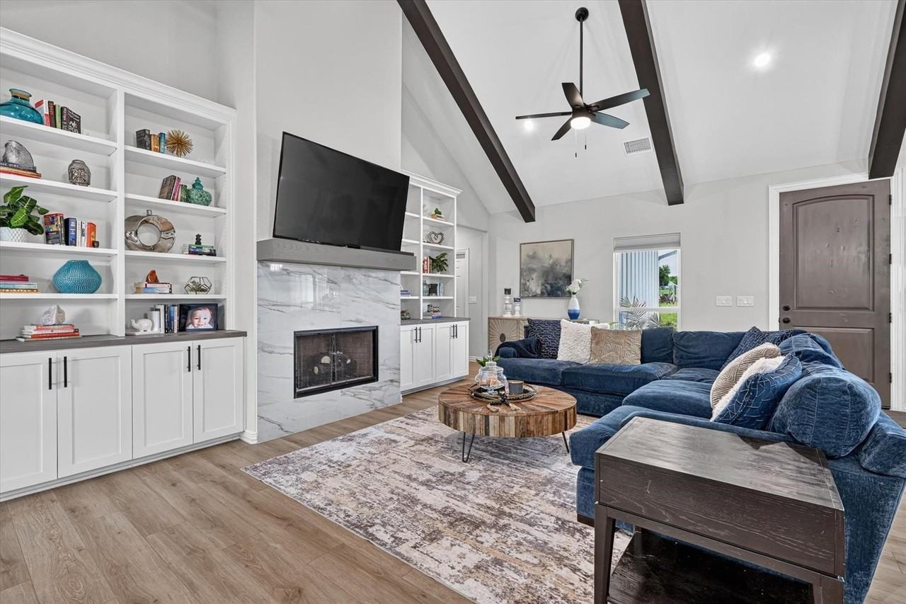 4606 County Road 408 - Photo 5 of 36