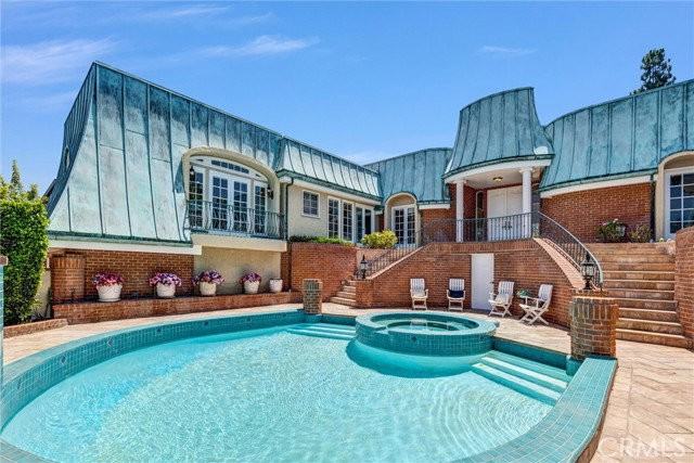 81 Royal Saint George Rd - Photo 5 of 8