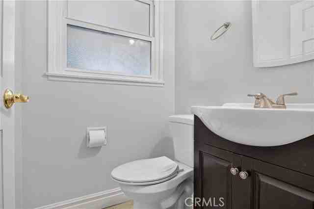 18731 Dylan St - Photo 4 of 7