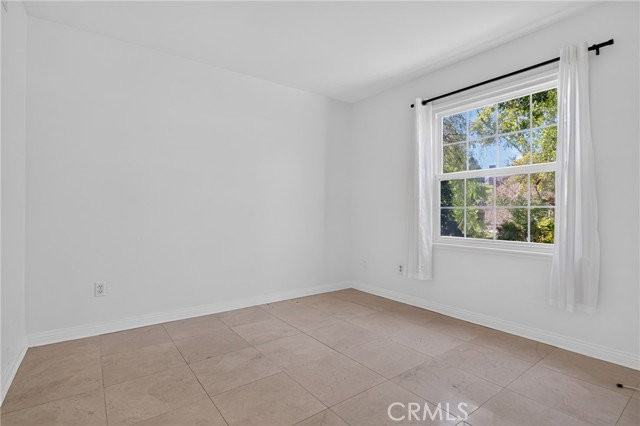 18731 Dylan St - Photo 5 of 7