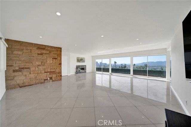 217 Cumberland Rd - Photo 2 of 7