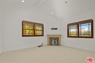 512 N Linden Dr - Photo 1 of 1