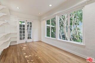 305 S Peck Dr - Photo 4 of 8