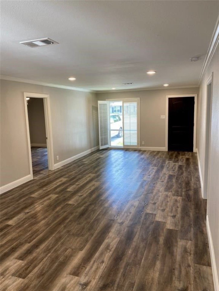 4906 W Mockingbird Ln - Photo 4 of 16