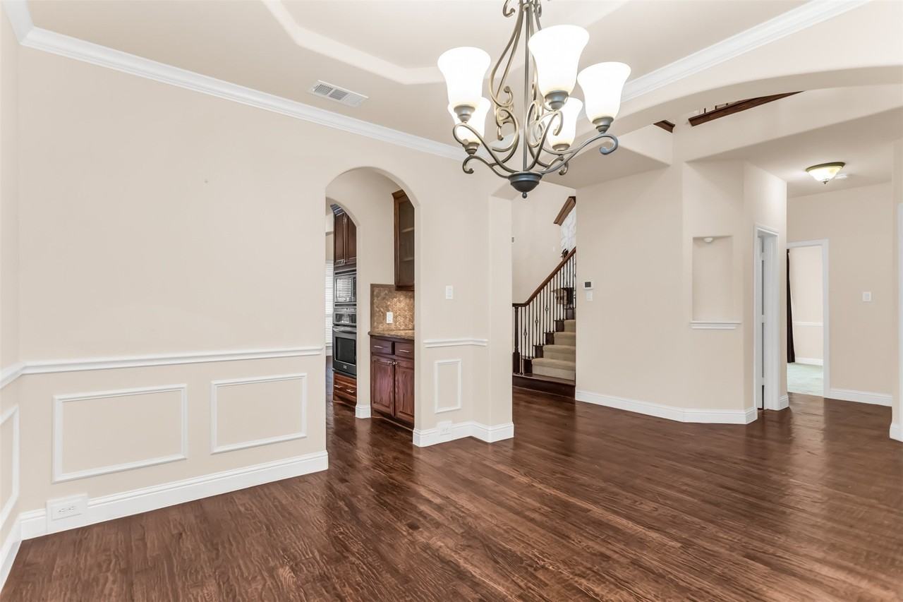 13042 Janet Dr - Photo 5 of 30