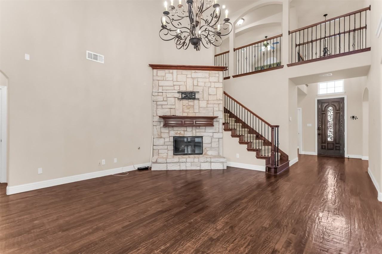13042 Janet Dr - Photo 6 of 30