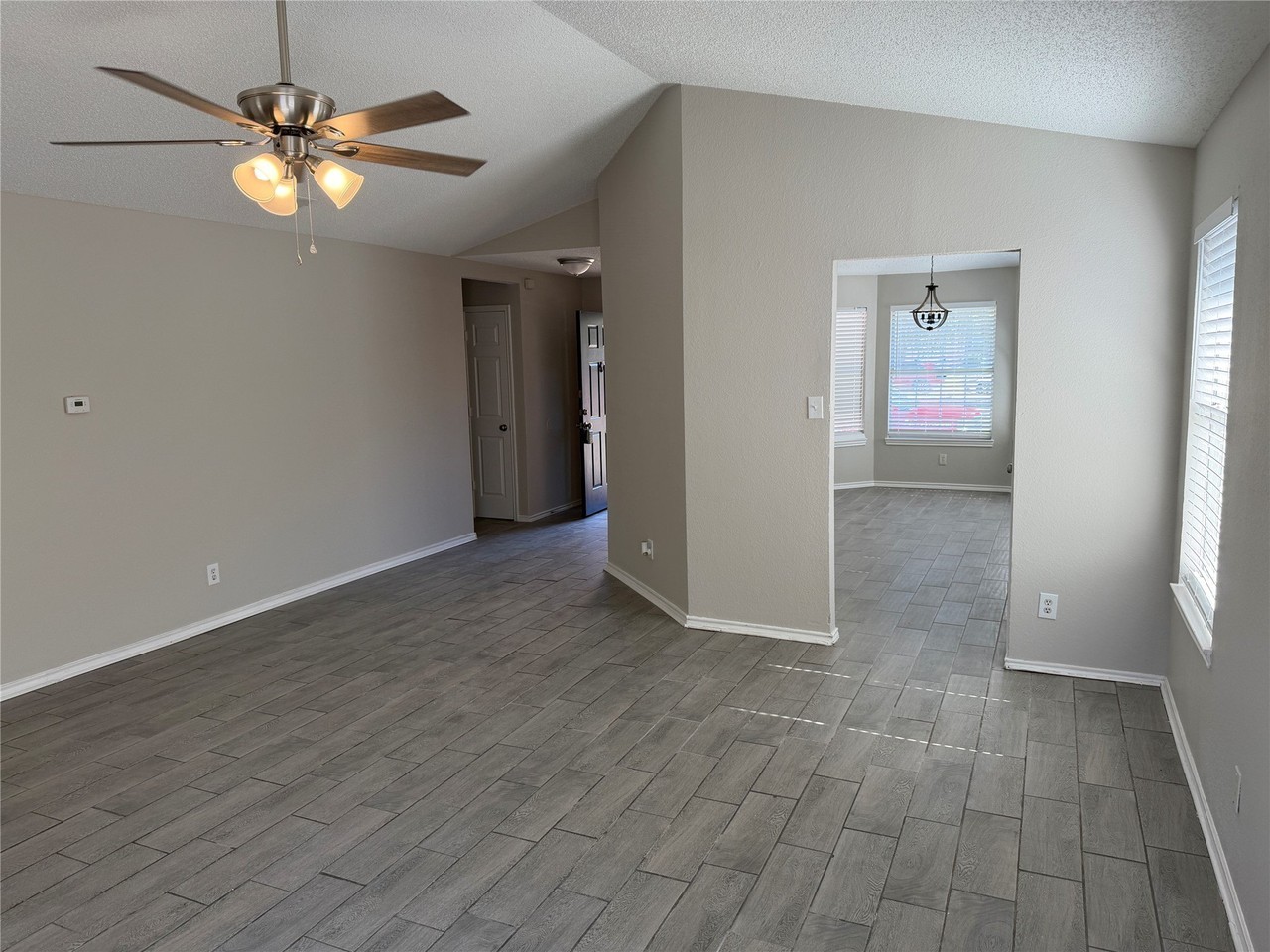 2901 Caladium Ct - Photo 4 of 12