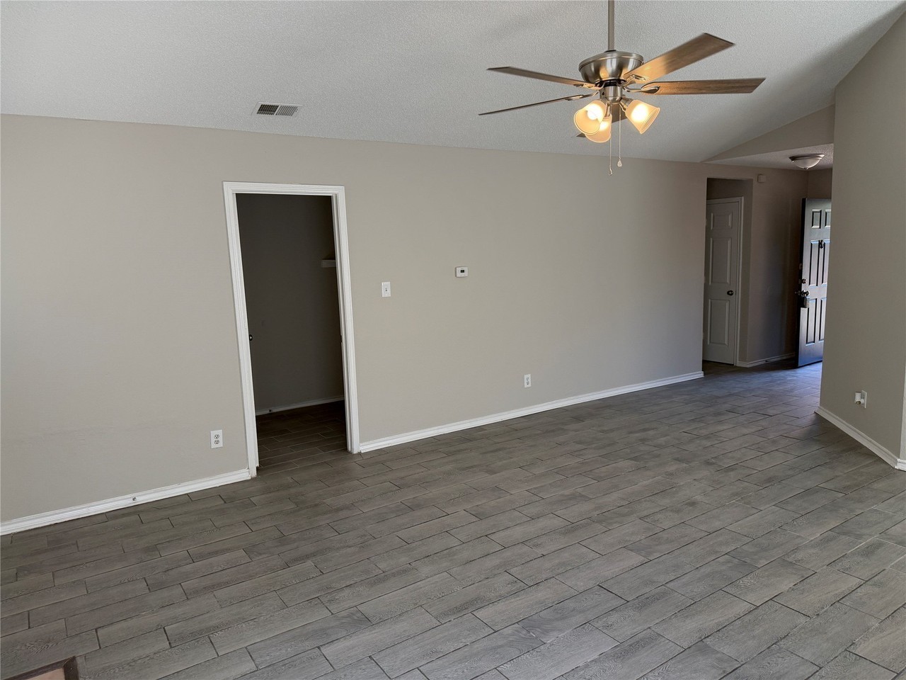 2901 Caladium Ct - Photo 5 of 12