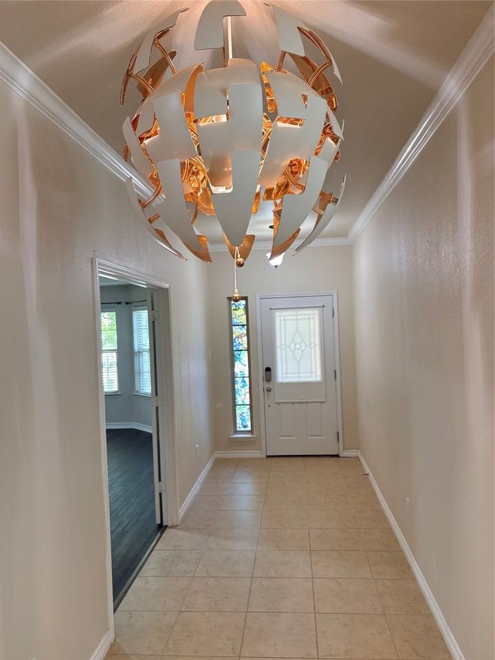 2823 Oak Glen Ct - Photo 2 of 14