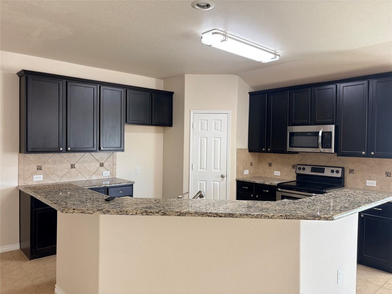 2823 Oak Glen Ct - Photo 3 of 14