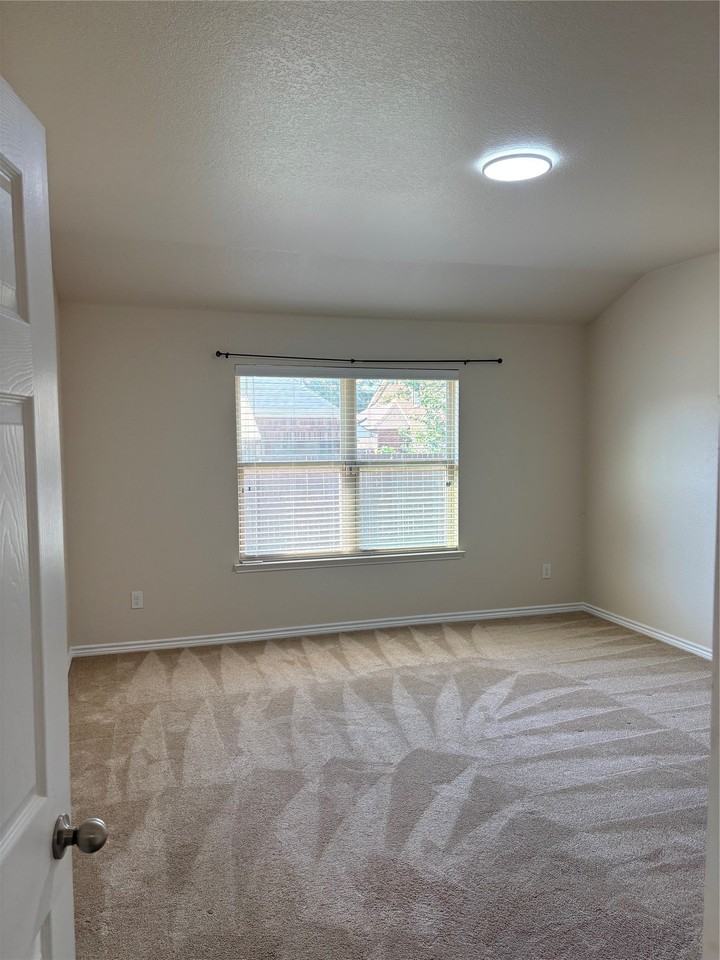 2823 Oak Glen Ct - Photo 7 of 14