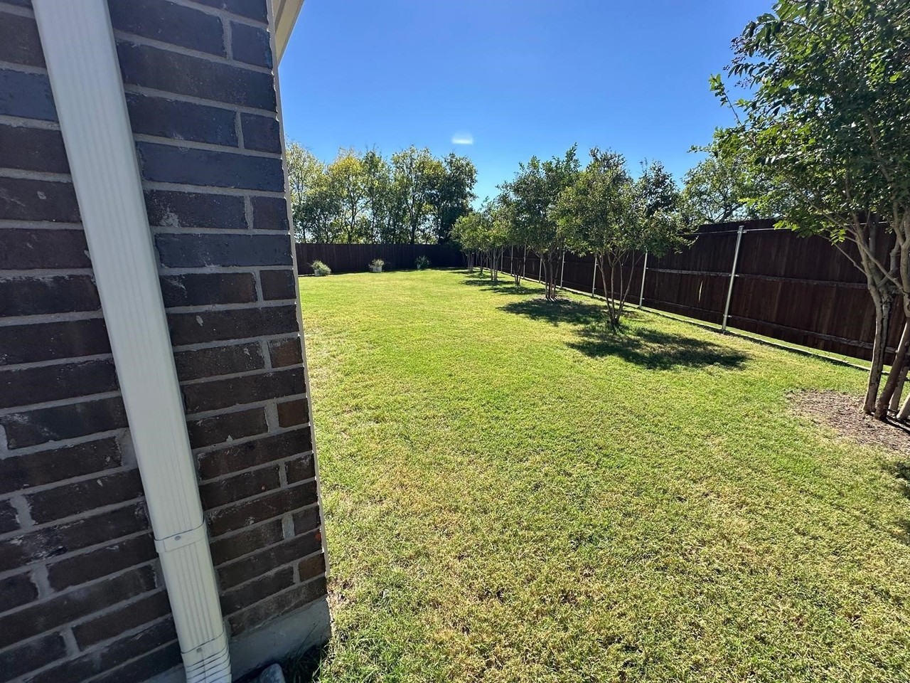 7201 Seton Pl - Photo 3 of 36