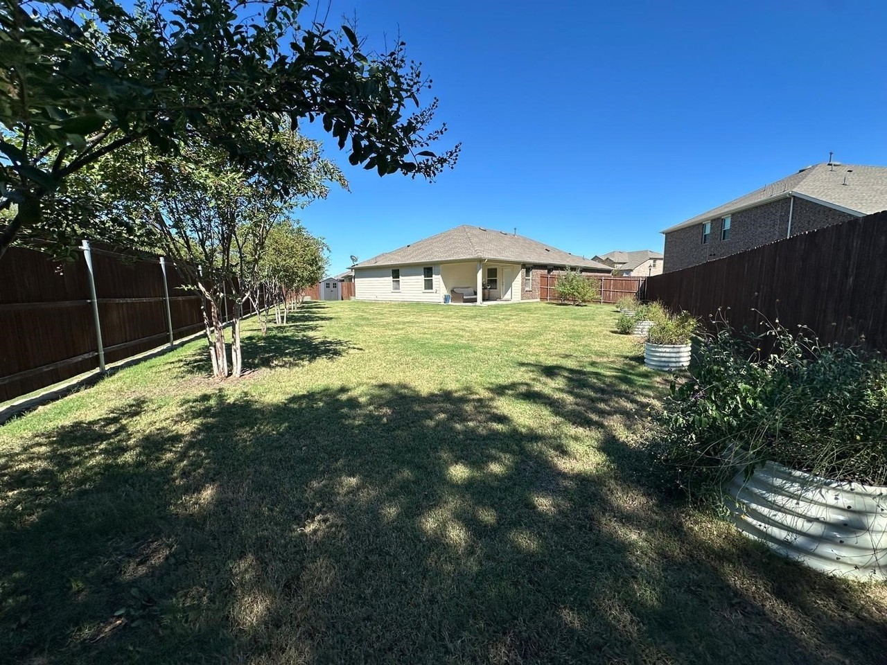 7201 Seton Pl - Photo 5 of 36