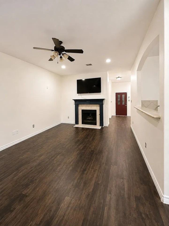 1207 Fox Trail Dr - Photo 5 of 24