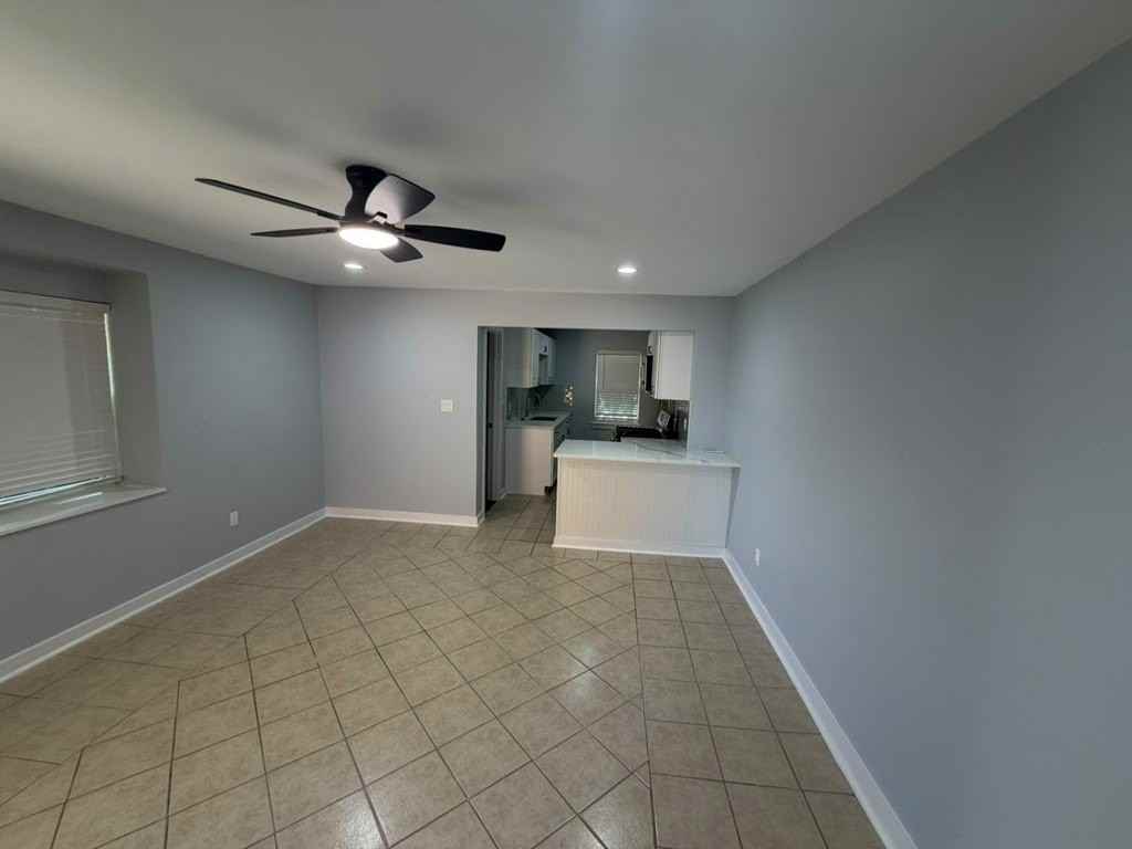 2320 Prichard Ln - Photo 3 of 21