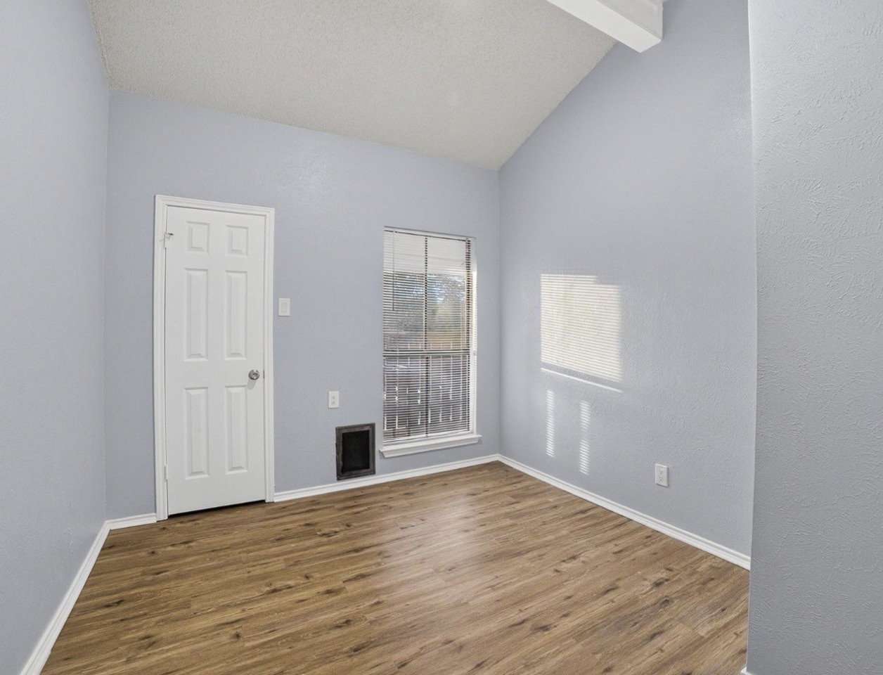 2101 Count Fleet Dr #511 - Photo 5 of 9