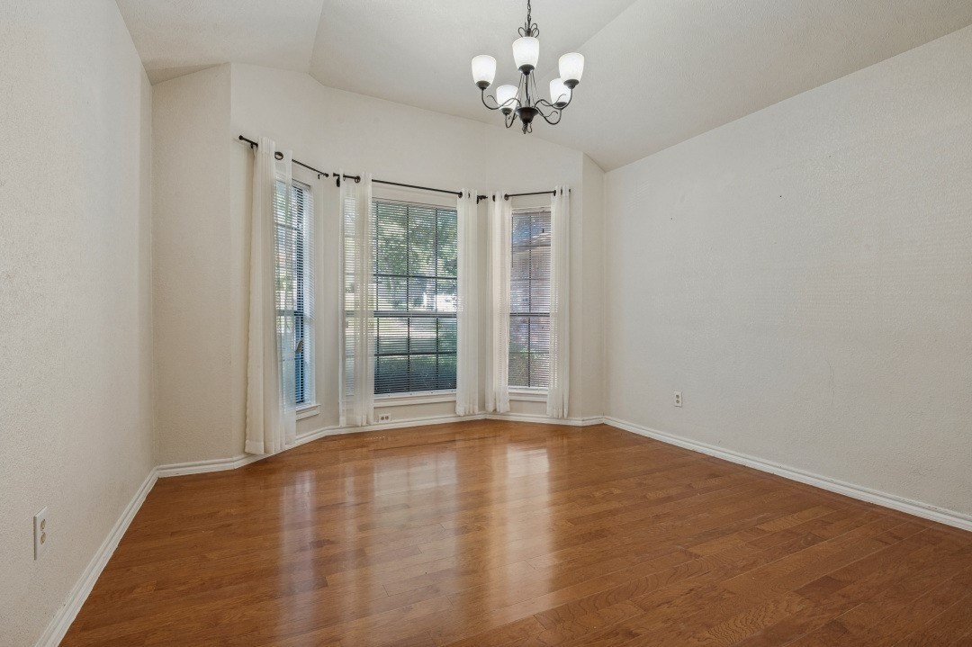 553 Ten Mile Dr - Photo 6 of 12