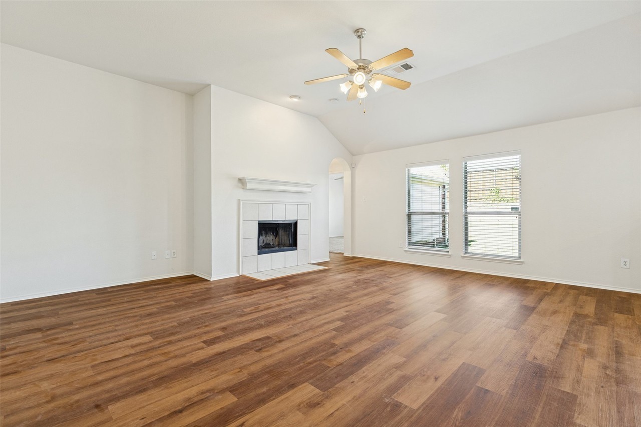 501 Cypress Hill Dr - Photo 3 of 12