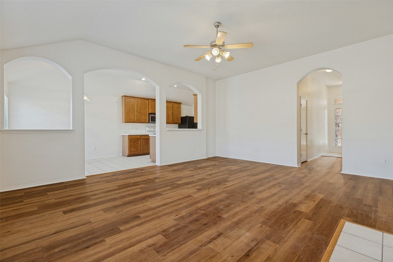501 Cypress Hill Dr - Photo 4 of 12