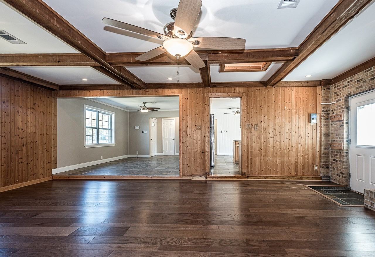 3074 Valwood Pkwy - Photo 2 of 25