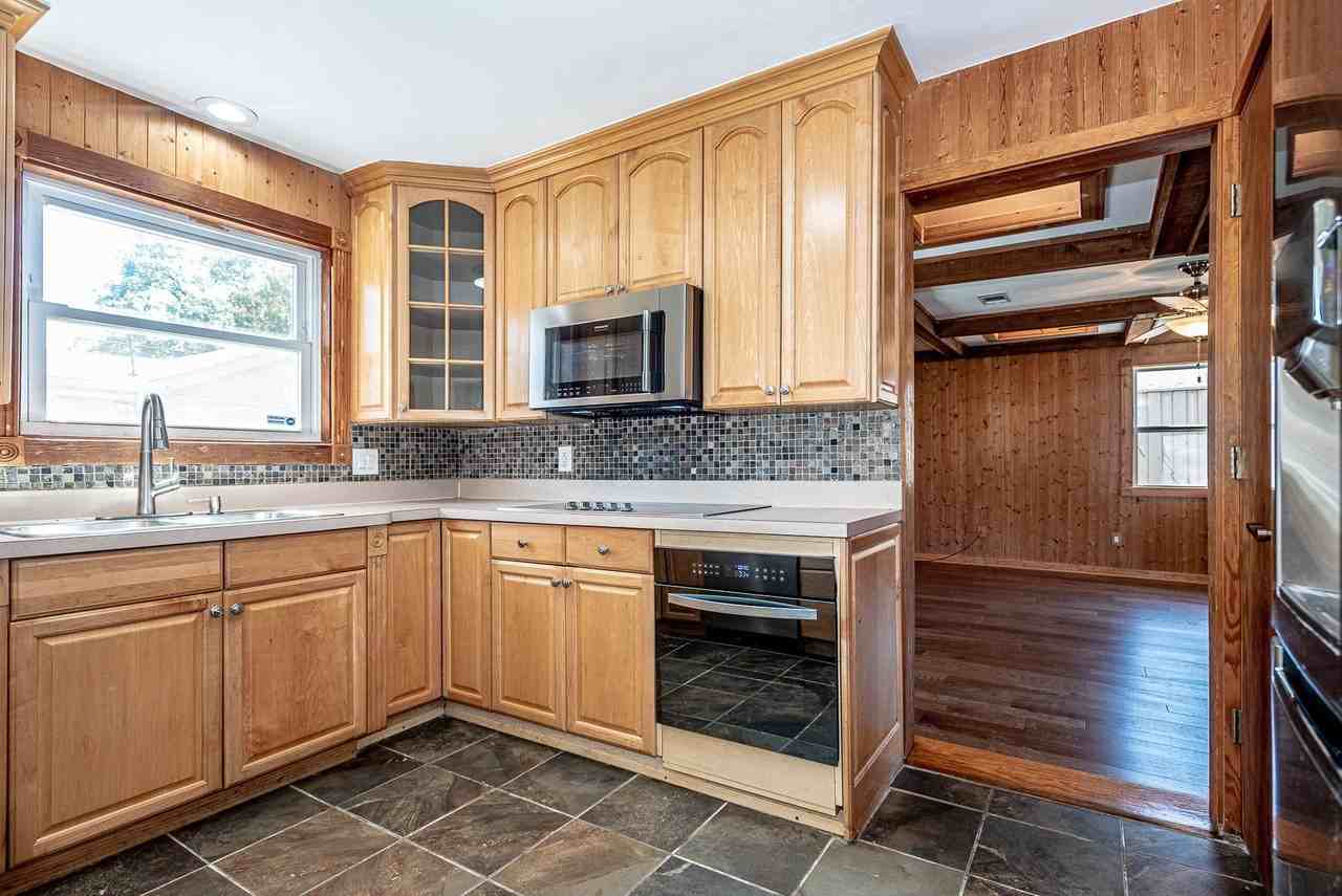 3074 Valwood Pkwy - Photo 7 of 25