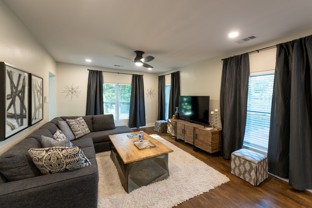 4514 Victor St - Photo 1 of 1