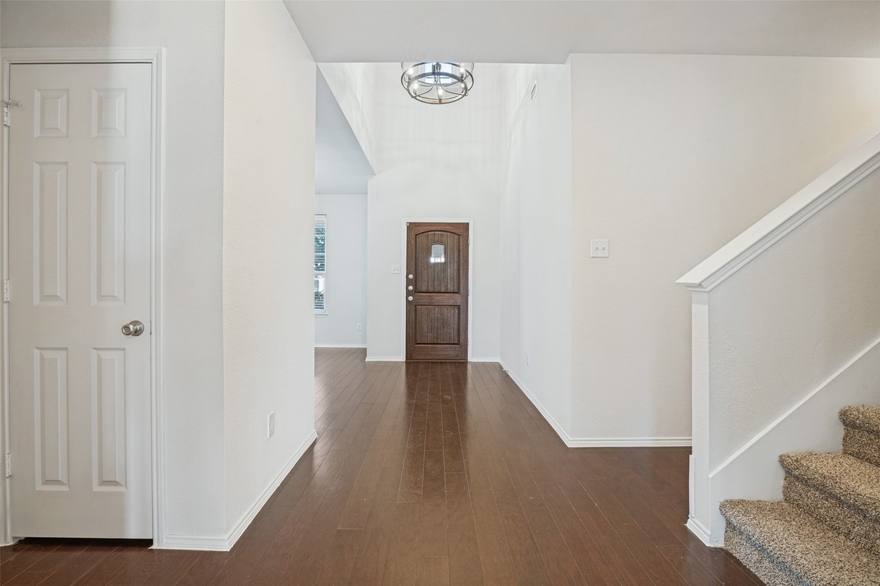 1612 Ringtail Dr - Photo 4 of 25