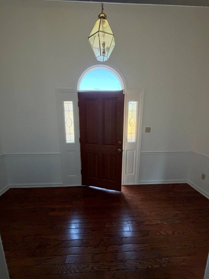 7527 Wilsford Cv - Photo 3 of 21