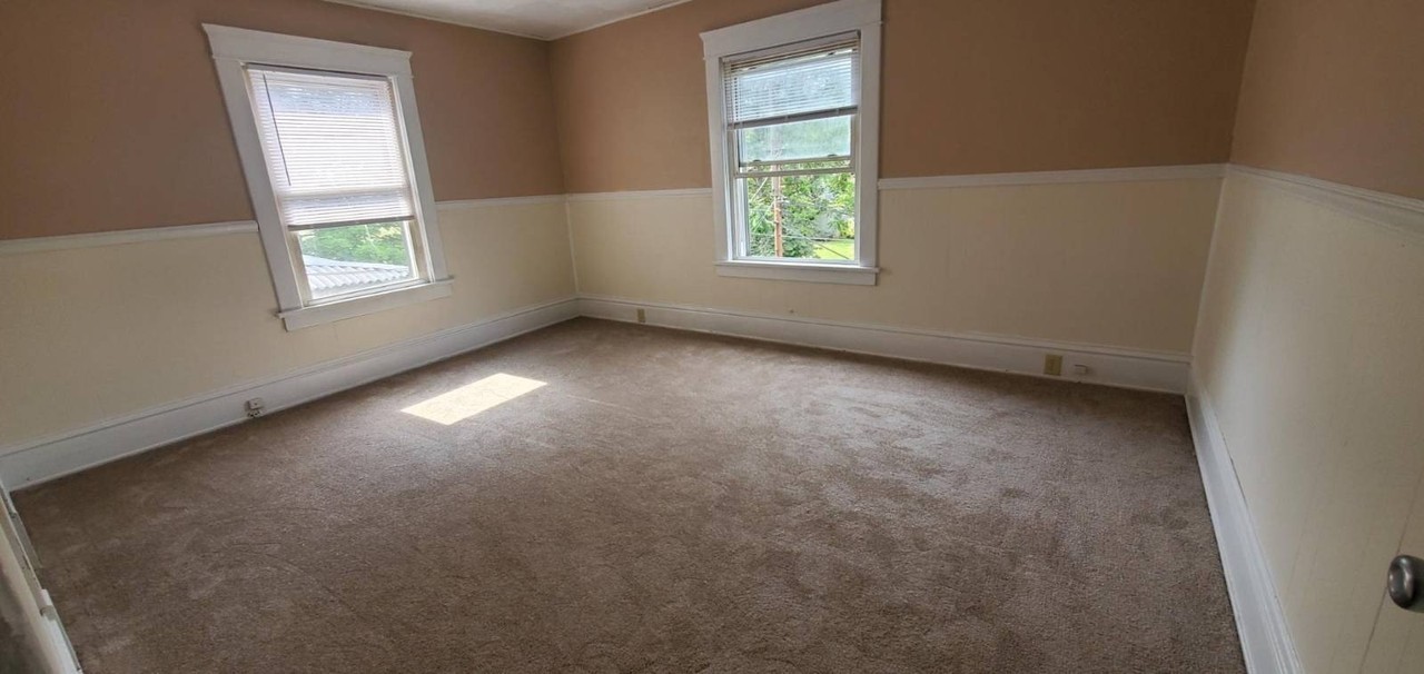 104 W Columbia St - Photo 4 of 8