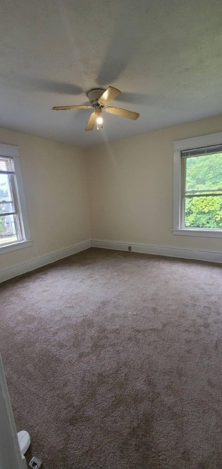 104 W Columbia St - Photo 5 of 8