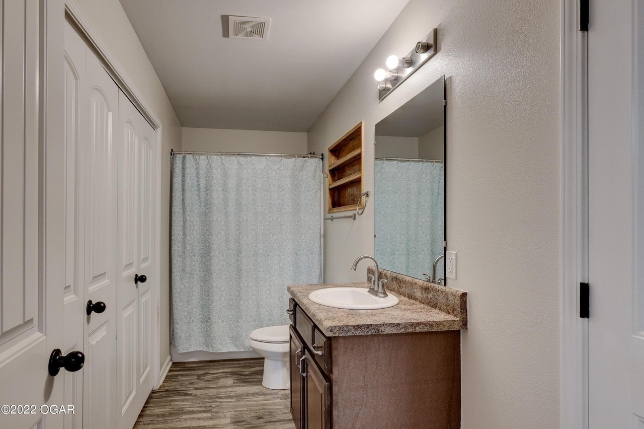 2122 Annie Baxter Ave - Photo 7 of 14