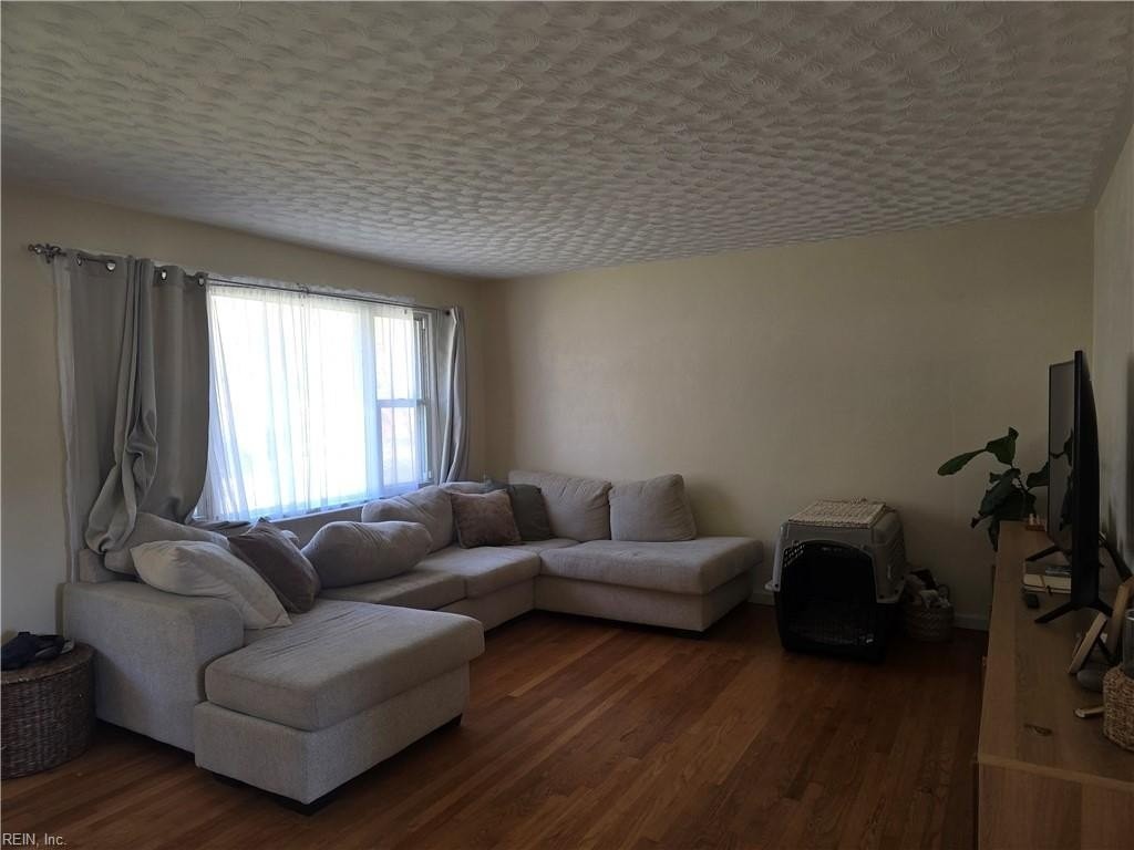 1158 George St - Photo 6 of 32
