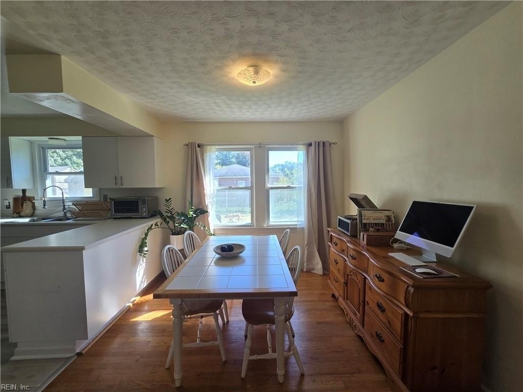 1158 George St - Photo 7 of 32