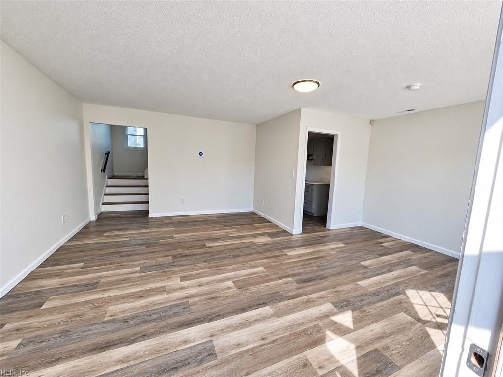 3527 Woodburne Dr - Photo 2 of 25