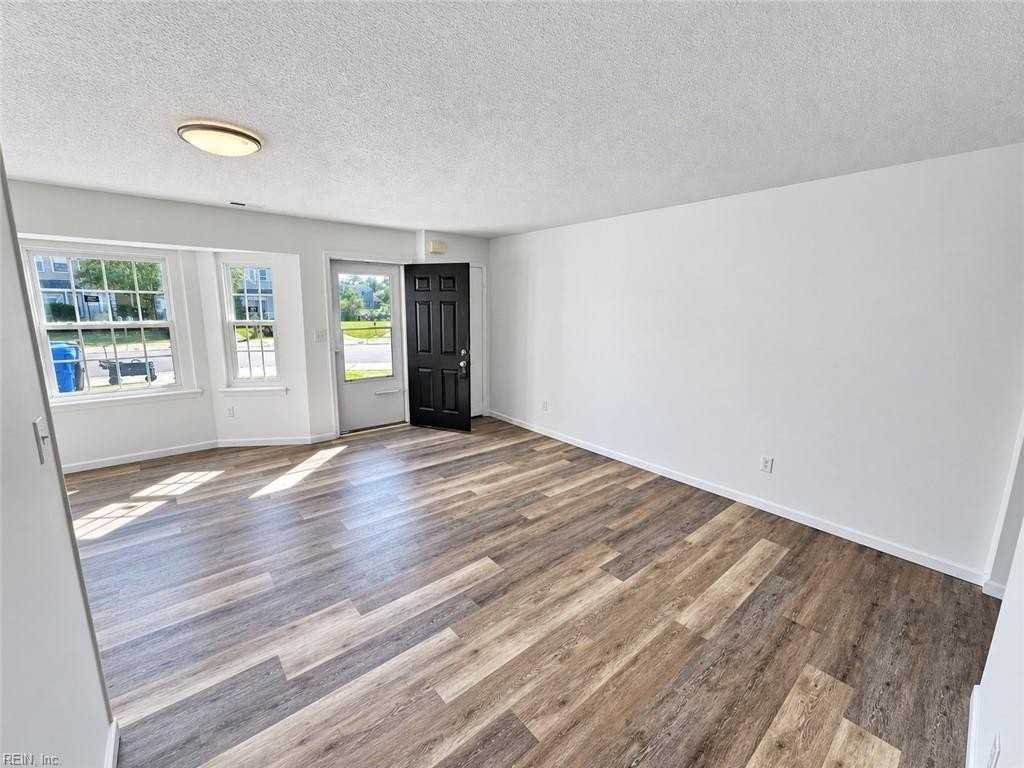3527 Woodburne Dr - Photo 5 of 25