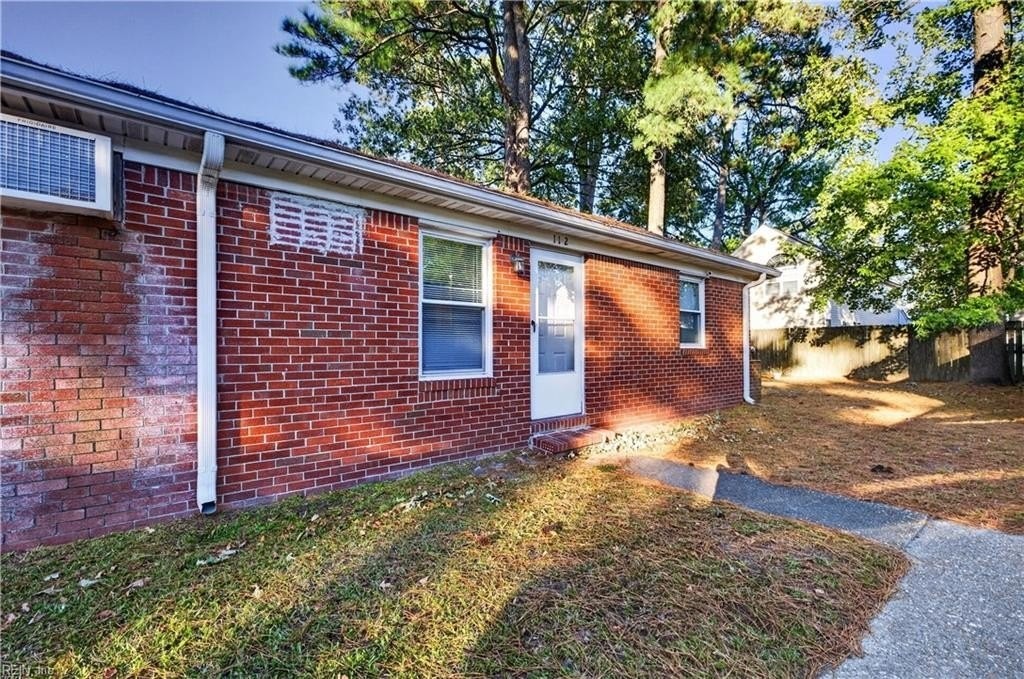 112 S Corwood Ave - Photo 2 of 22