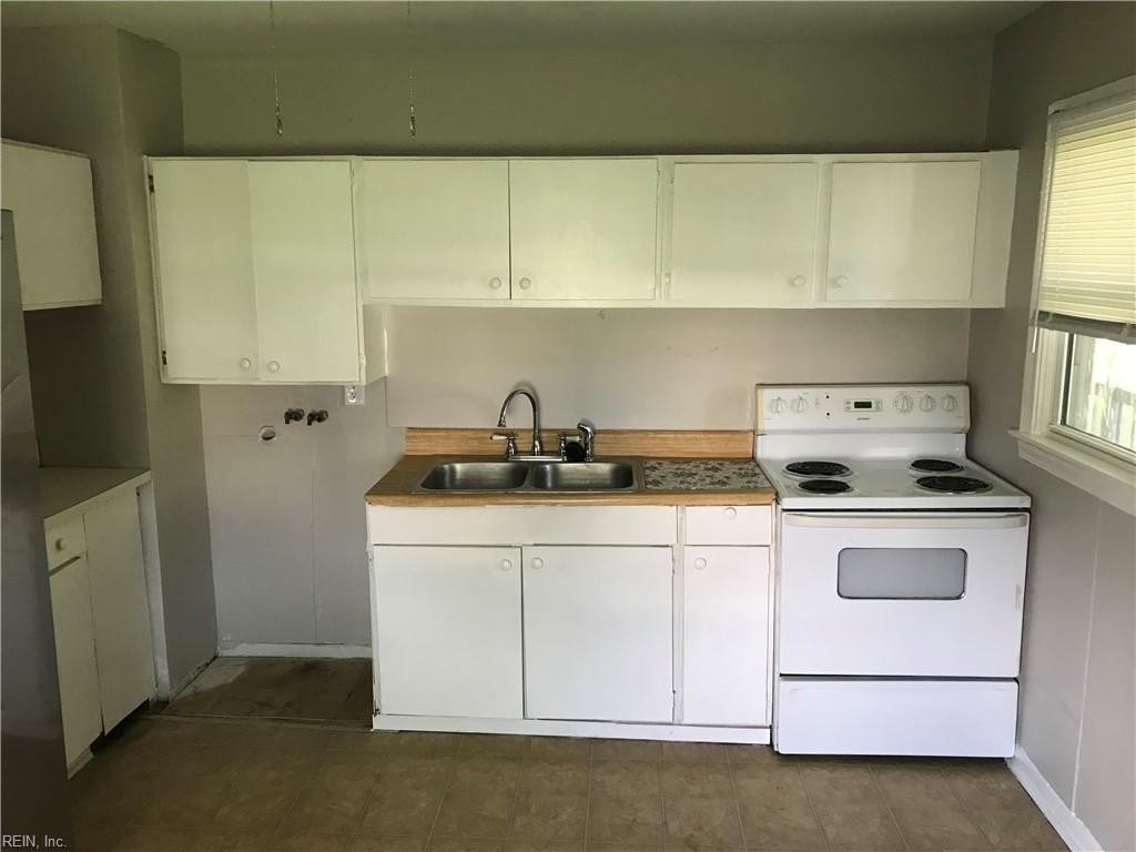 13 Cornell Dr - Photo 4 of 6