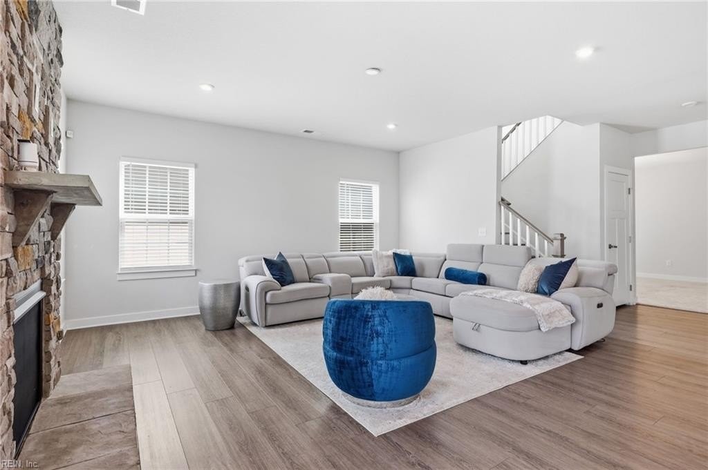 207 Terrywood Dr - Photo 5 of 28