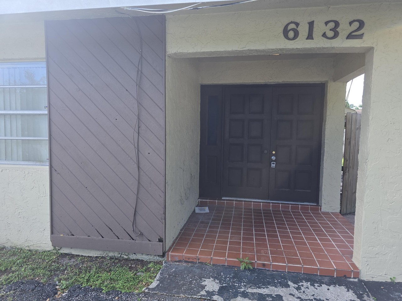 6132 Sw 4th St - Photo 3 of 21