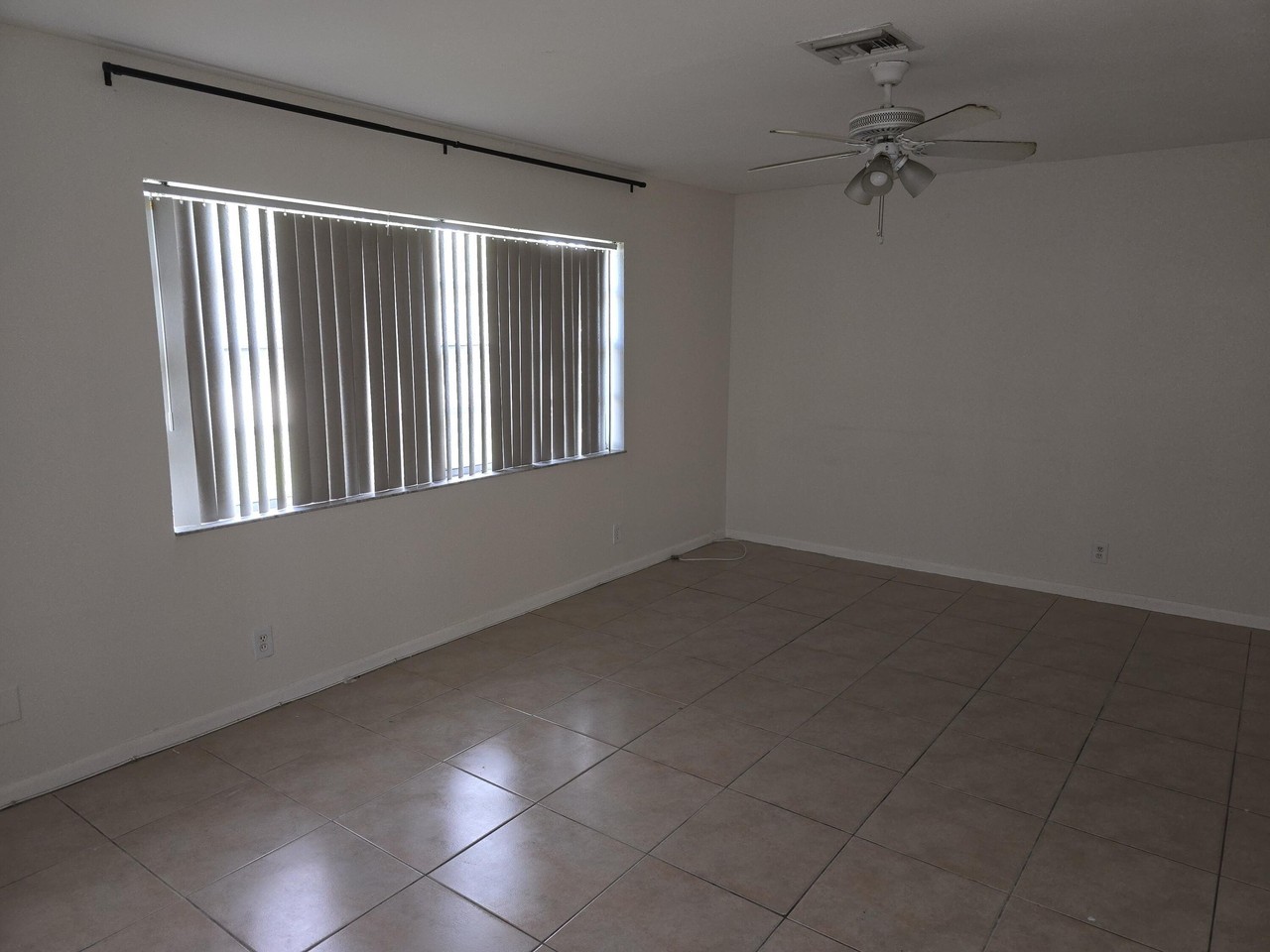 6132 Sw 4th St - Photo 5 of 21