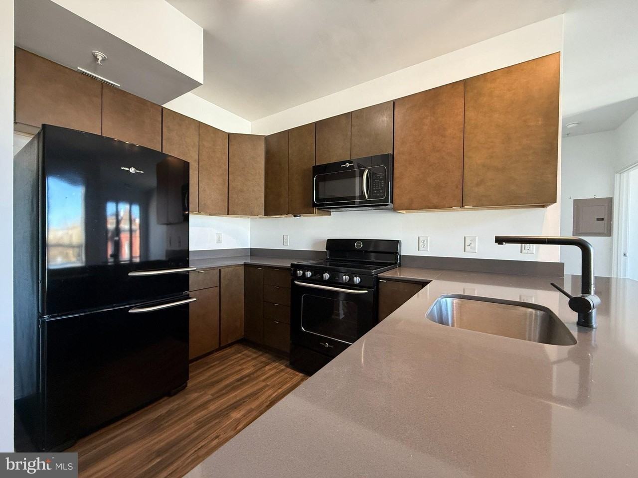 1250 9th St Nw #409 - Photo 4 of 18