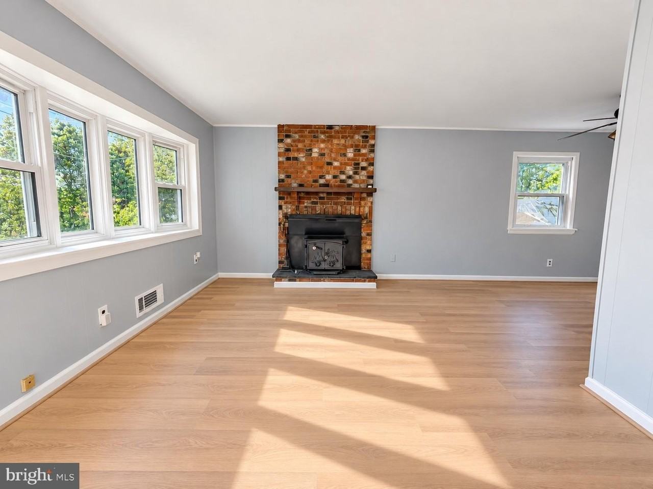 601 W Furnace Branch Rd - Photo 7 of 20