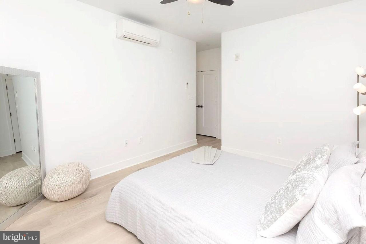 1702 Light St #201 - Photo 7 of 15