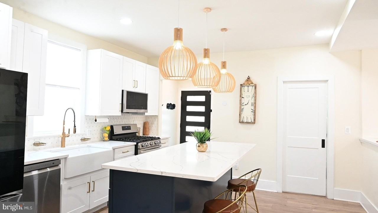 2918 E Cold Spring Ln - Photo 2 of 26