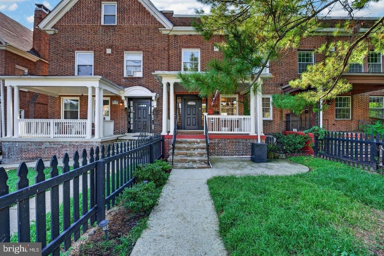 3802 Greenmount Ave - Photo 2 of 50