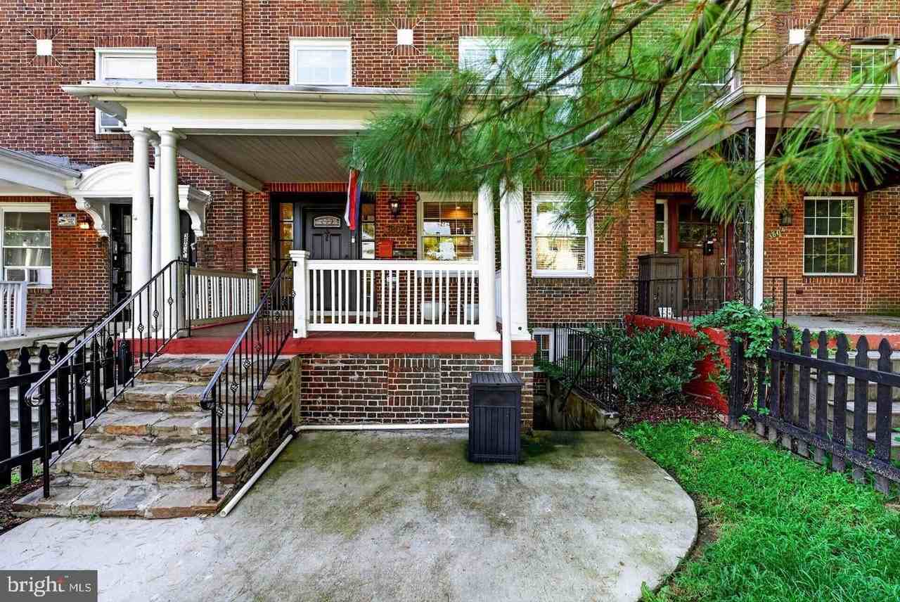 3802 Greenmount Ave - Photo 5 of 50