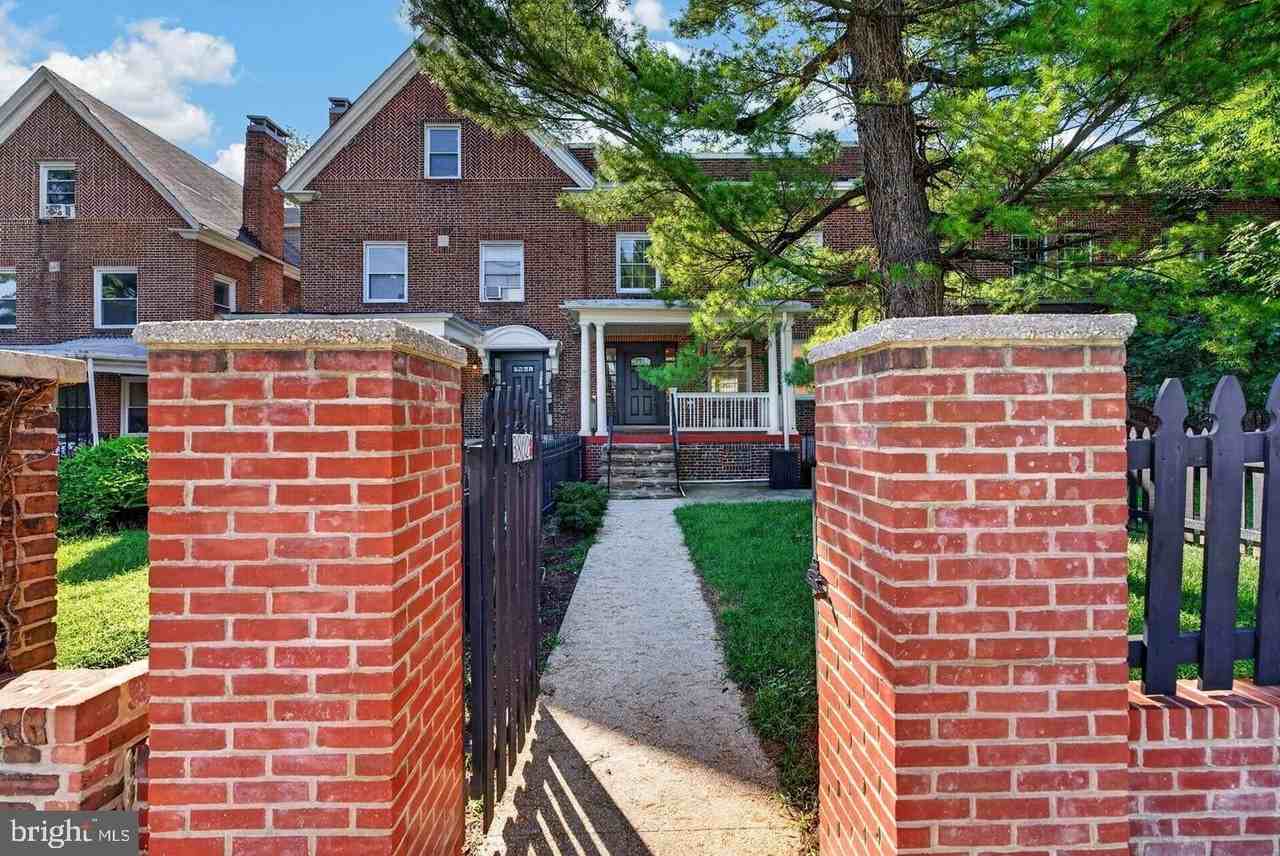 3802 Greenmount Ave - Photo 6 of 50